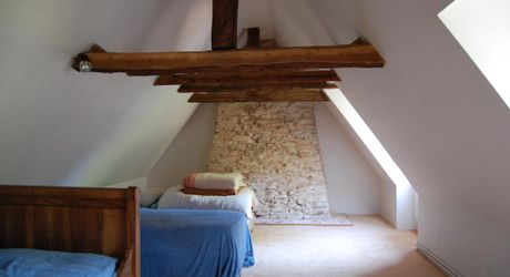 Périgord noir, à 20 minutes de Montignac-Lascaux, belle périgourdine rénovée, avec piscine chauffée sur terrain attenant.
