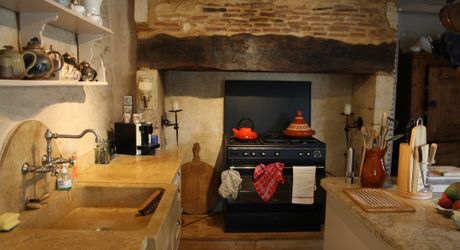 Maison du 18ème siècle magnifiquement restaurée avec gîte, chambre d'hôtes et piscine