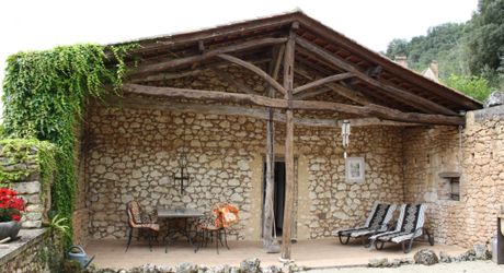 Maison du 18ème siècle magnifiquement restaurée avec gîte, chambre d'hôtes et piscine