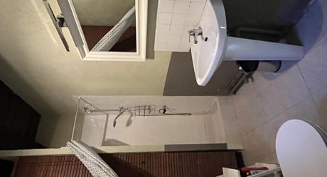 En Périgord Noir, à proximité d'un des plus beaux villages de la Vallée Vézère, très belle propriété de caractère avec piscine, située sur les hauteurs dans un environnement calme. 