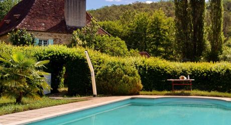 Superbe propriété sur plus d'un hectare de terrain avec maison, piscine, moulin et son bief. Situation préservée dans un environnement bucolique.