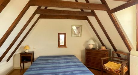 Maison en pierre du 19ème complétement rénovée avec grange au coeur du Périgord Noir sur les hauteurs d'un petit hameau.