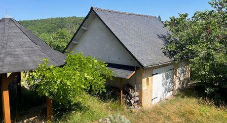 Exclusivité. Propriété de caractère au calme à 5 minutes de MONTIGNAC-LASCAUX.