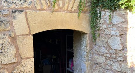 A 10 minutes de Montignac-Lascaux, avec un magnifique point de vues sur une vallée préservée, jolie périgordine de 80 m² habitables!