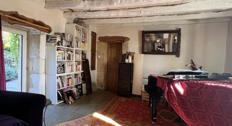A 10 minutes de Montignac-Lascaux, avec un magnifique point de vues sur une vallée préservée, jolie périgordine de 80 m² habitables!
