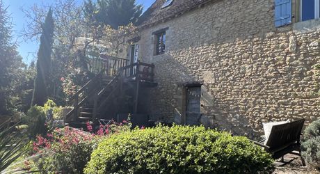 A 10 minutes de Montignac-Lascaux, avec un magnifique point de vues sur une vallée préservée, jolie périgordine de 80 m² habitables!