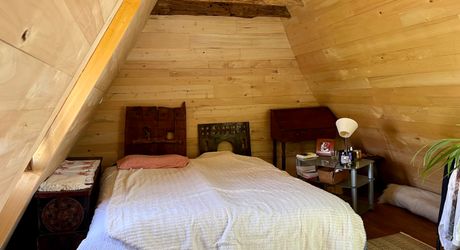 A 10 minutes de Montignac-Lascaux, avec un magnifique point de vues sur une vallée préservée, jolie périgordine de 80 m² habitables!