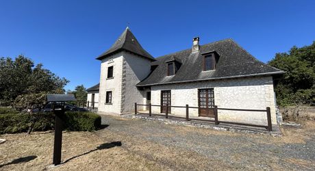 Maison périgourdine de 130m², au coeur de la campagne isolée.