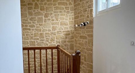 Au centre de Montignac-Lascaux,  maison en pierre entièrement rénovée.