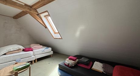 Authentique maison en pierre avec dépendances et piscine, au cœur du Périgord Noir.