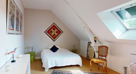 Superbe propriété entièrement restaurée dans le nord du Lot, idéalement située, proche de la vallée de la Dordogne entre Sarlat, Brive-la-Gaillarde et Souillac, à 10 mn de l’autoroute.