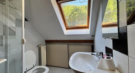 En Périgord Noir, immeuble de rapport à Montignac composé de trois logements actuellement loués.