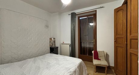 En Périgord Noir, immeuble de rapport à Montignac composé de trois logements actuellement loués.
