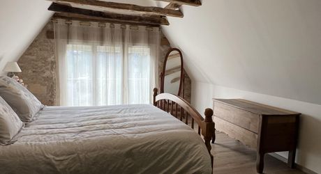 In the heart of the Périgord Noir, an authentic Périgord stone house with a barn in a small hamlet 15 minutes from Montignac-Lascaux.