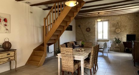In the heart of the Périgord Noir, an authentic Périgord stone house with a barn in a small hamlet 15 minutes from Montignac-Lascaux.