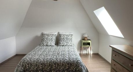 In the heart of the Périgord Noir, an authentic Périgord stone house with a barn in a small hamlet 15 minutes from Montignac-Lascaux.