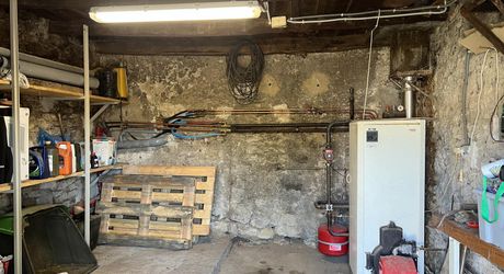 A 5 minutes de toutes les commodités et commerces, à 15 minutes de Montignac, entre Périgueux et Brive, maison entièrement rénovée avec une vue dégagée.