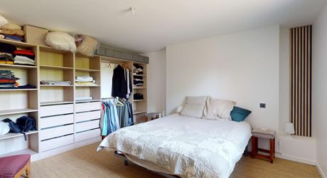 A 5 minutes de toutes les commodités et commerces, à 15 minutes de Montignac, entre Périgueux et Brive, maison entièrement rénovée avec une vue dégagée.