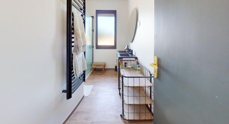 A 5 minutes de toutes les commodités et commerces, à 15 minutes de Montignac, entre Périgueux et Brive, maison entièrement rénovée avec une vue dégagée.
