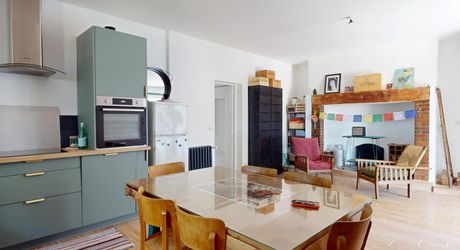 A 5 minutes de toutes les commodités et commerces, à 15 minutes de Montignac, entre Périgueux et Brive, maison entièrement rénovée avec une vue dégagée.