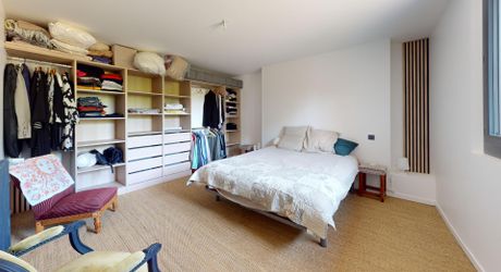 A 5 minutes de toutes les commodités et commerces, à 15 minutes de Montignac, entre Périgueux et Brive, maison entièrement rénovée avec une vue dégagée.