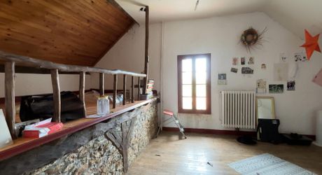 Au coeur du Périgord Noir, dans un très joli hameau avec une vue magnifique sur la campagne.