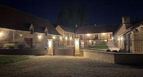 En Périgord Noir, sur 7 ha, domaine composé d'un ancien moulin ayant fait l'objet d'une rénovation exceptionnelle. Ensemble actuellement à usage d'huilerie-boutique-musée.