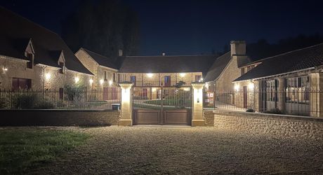 En Périgord Noir, sur 7 ha, domaine composé d'un ancien moulin ayant fait l'objet d'une rénovation exceptionnelle. Ensemble actuellement à usage d'huilerie-boutique-musée.
