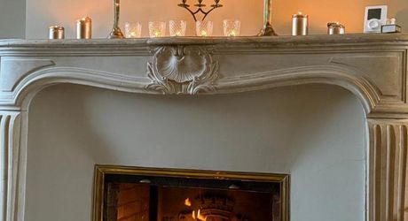 Elégante maison de maître au charme authentique, avec piscine, tranquillité et un vaste jardin, en plein cœur de la ville. 