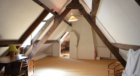 In Périgord Noir, on the heights at 10 mn from Montignac, stone house on 4 hectares in a wooded environment, without close neighbours.