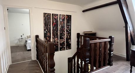 Aux portes du Périgord Noir, entre Terrasson et Montignac, belle maison contemporaine en pierre avec terrain attenant.