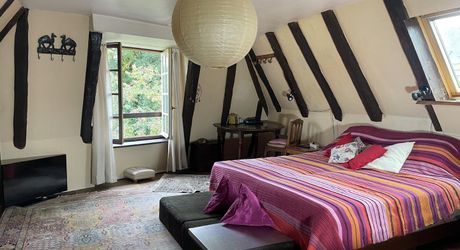 Dans le centre historique de Montignac-Lascaux, charmante maison en pierre rénovée.