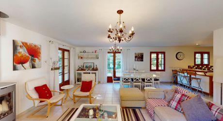 En Périgord noir, Superbe maison périgourdine avec piscine dans le secteur de Montignac-Lascaux.