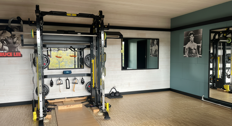 En Périgord Noir, à quelques minutes de Montignac-Lascaux, superbe maison d'architecte construite en bois sur plus de deux hectares de terrain. Vue exceptionnelle.