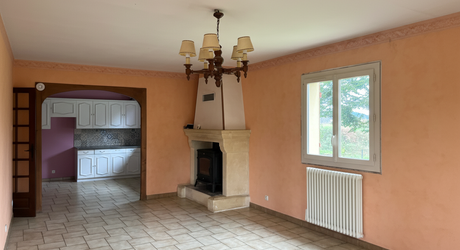 En Périgord Noir, sur les hauteurs de TAMNIES, maison de 120 m² située au calme avec jolie vue.