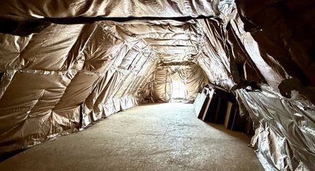 Unique à Montignac-Lascaux, maison ancienne avec piscine, dépendance (maison d’ami ou gîte à finir de restaurer), et un vrai jardin avec une vue imprenable sur le village et la rivière.