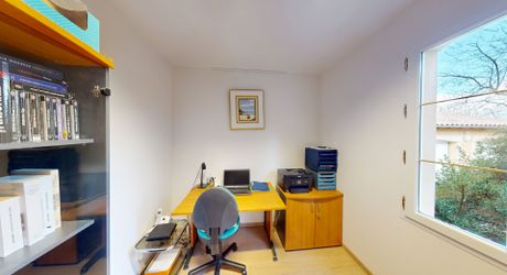 En Périgord Noir, Maison contemporaine avec piscine et superbe terrain arboré dans un environnement calme et tranquille. 