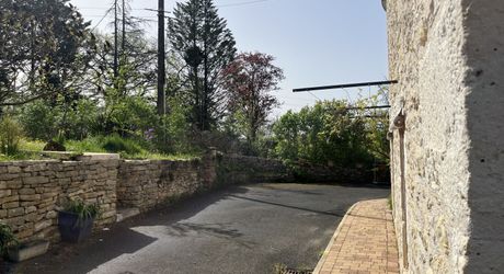 Entre Martel, Brive la Gaillarde et Souillac, Propriété sur un très beau terrain de 2.5 ha avec grande maison de plus de 240 m² habitables, et un atelier.