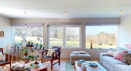 En Périgord Noir, maison sur 4000 m² de terrrain, située à 5 minutes de Montignac-Lascaux en direction de Sarlat, sur les hauteurs, au calme en bout de hameau.
