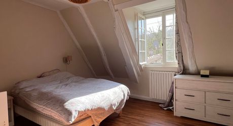 A 15 minutes de Montignac, entre Périgueux et Brive, belle longère en pierre au coeur d'un joli hameau avec un magnifique point de vue !