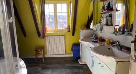 A 15 minutes de Montignac, entre Périgueux et Brive, belle longère en pierre au coeur d'un joli hameau avec un magnifique point de vue !