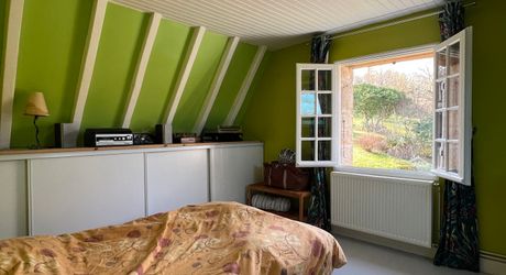 A 15 minutes de Montignac, entre Périgueux et Brive, belle longère en pierre au coeur d'un joli hameau avec un magnifique point de vue !