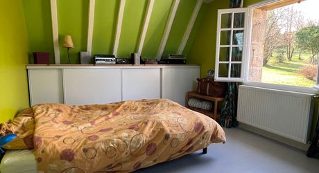 A 15 minutes de Montignac, entre Périgueux et Brive, belle longère en pierre au coeur d'un joli hameau avec un magnifique point de vue !