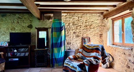 Fermette à rénover sur les hauteurs du charmant village de La Cassagne en Périgord Noir. Jardin de 2000 m². 