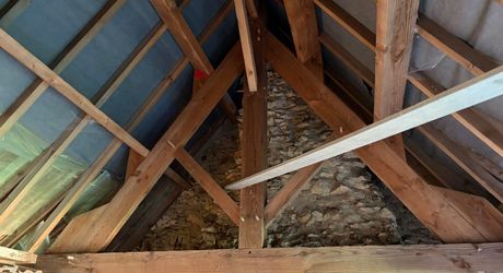 Fermette à rénover sur les hauteurs du charmant village de La Cassagne en Périgord Noir. Jardin de 2000 m². 