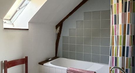 Fermette à rénover sur les hauteurs du charmant village de La Cassagne en Périgord Noir. Jardin de 2000 m². 