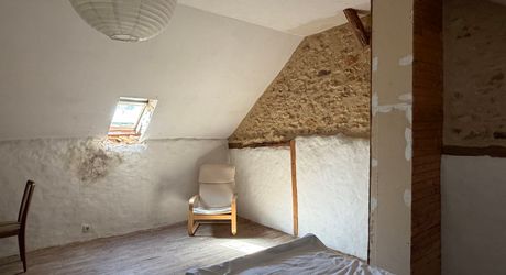 Fermette à rénover sur les hauteurs du charmant village de La Cassagne en Périgord Noir. Jardin de 2000 m². 