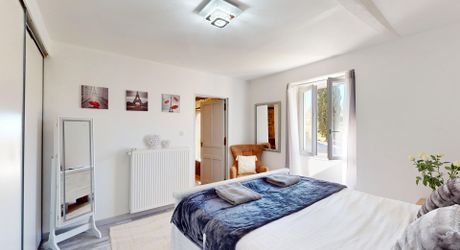 Région de Hautefort, Propriété de caractère, en campagne et sans voisin. Maison d'amis et piscine. 