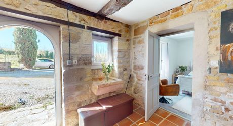 Région de Hautefort, Propriété de caractère, en campagne et sans voisin. Maison d'amis et piscine. 