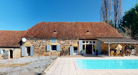 Région de Hautefort, Propriété de caractère, en campagne et sans voisin. Maison d'amis et piscine. 